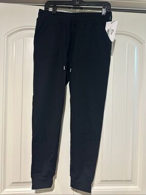 Women’s Black Unwind Jogger Pants-ZYIA